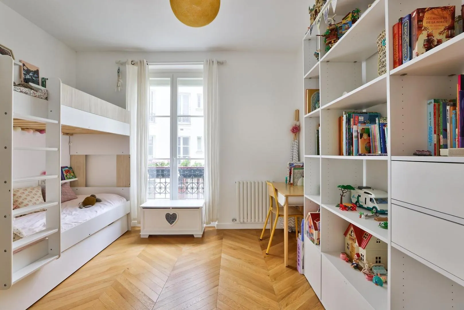 Bright Apartment In The Heart Of Le Marais Paris