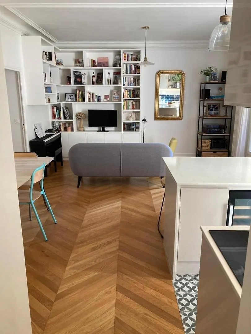 Bright Apartment In The Heart Of Le Marais Paris France